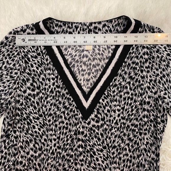 Michael Kors Cheetah Print Long Sleeves V Neck Blouse | Black & White | Size S - Picture 7 of 8
